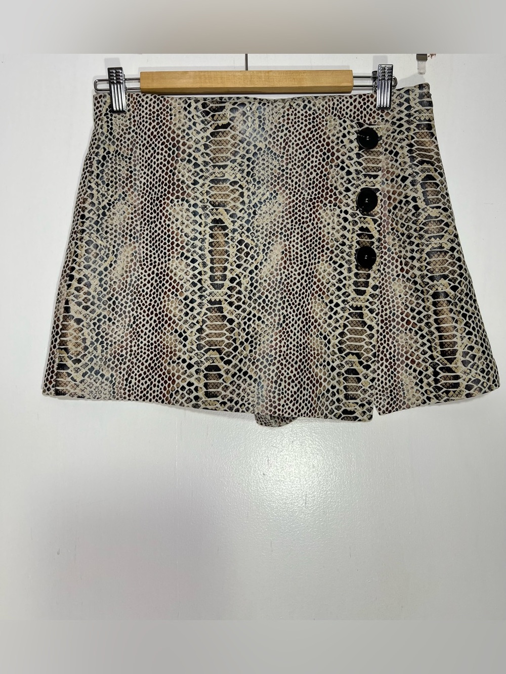 ZARA TRF collection womens velvet snakeskin high rise skort size M